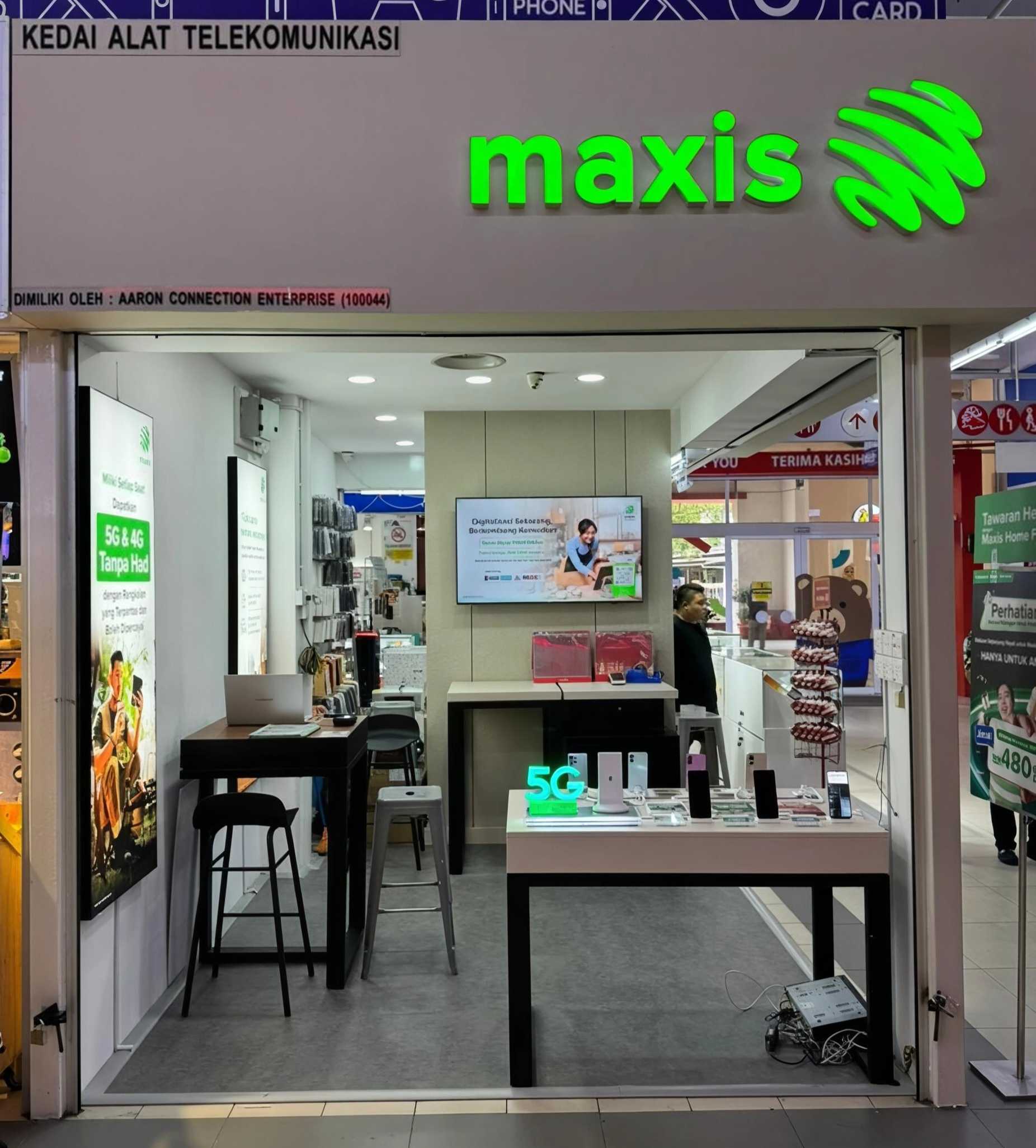 Maxis Emart Batu Kawa